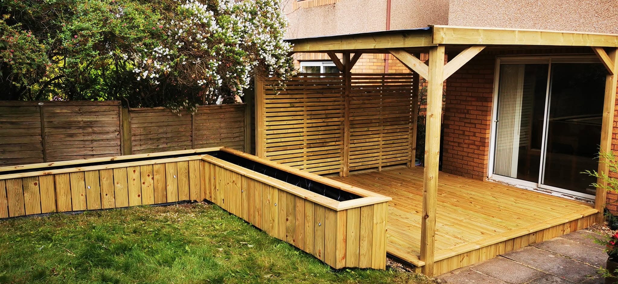 Deck and patio combination build