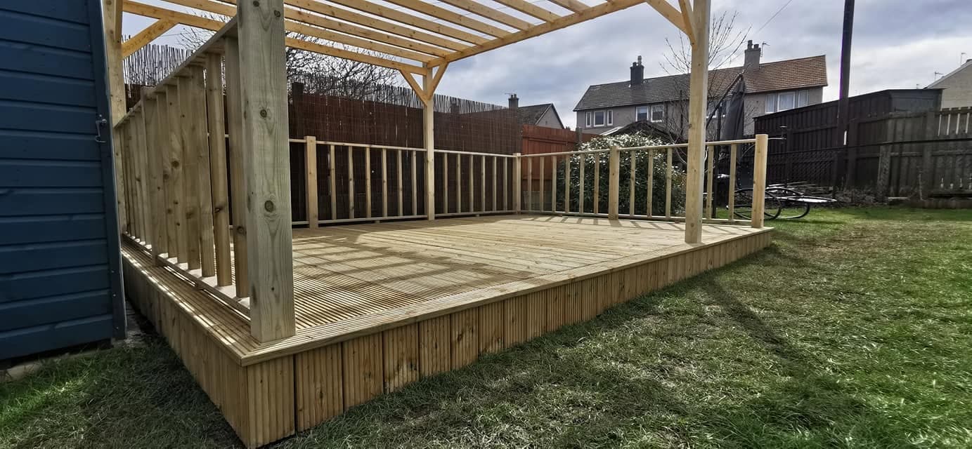 Timber deck and pergola finished by Greenwell